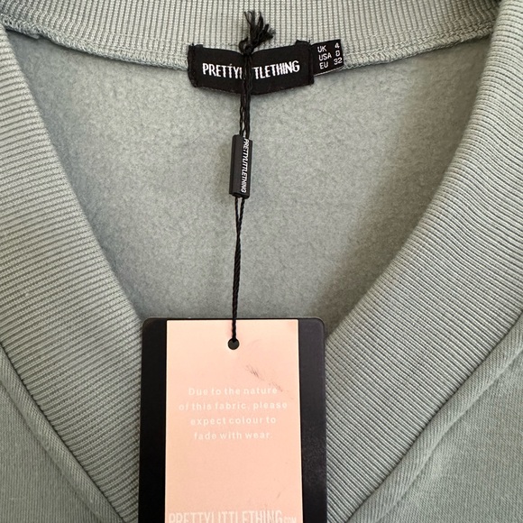 Pretty Little Thing Oversized Sweater - Picture 2 of 4